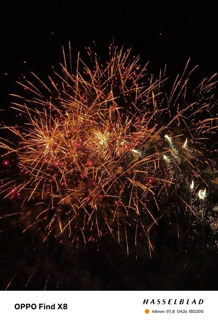 OPPO Find X8 - Firework 1