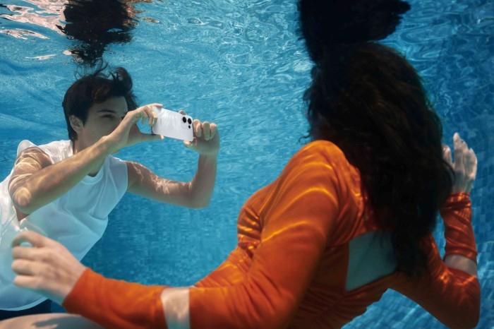 OPPO Reno13 Series 5G Foto Dalam Air