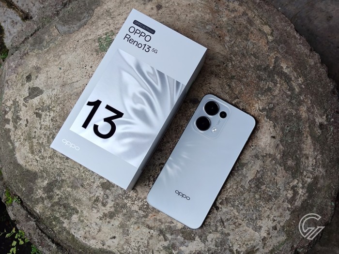 OPPO-Reno13-5G-DiagonalBox