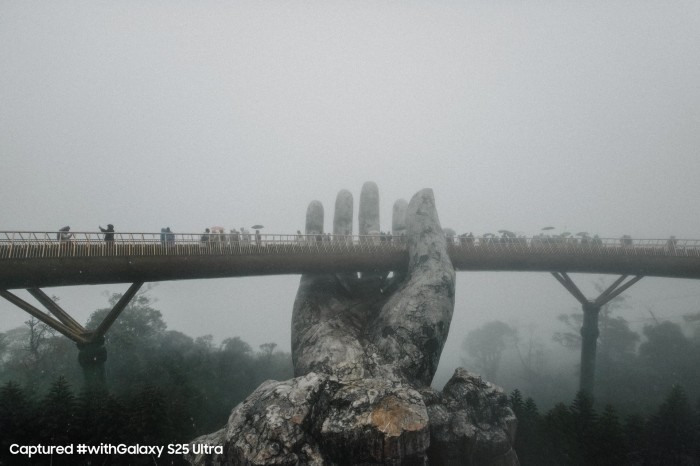 Samsung Galaxy S25 Ultra - Golden Bridge