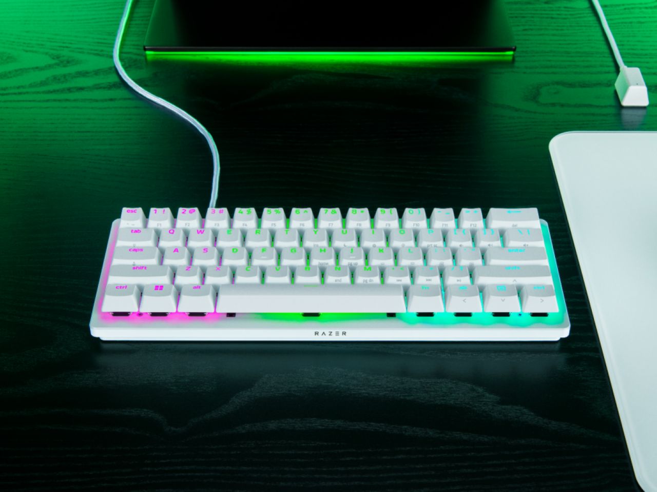 Razer Huntsman V3 Pro Mini Warna Putih (1)