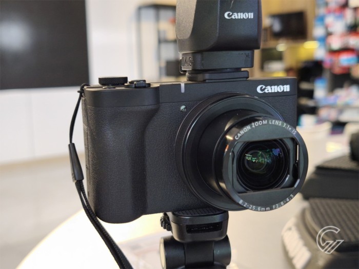 Canon PowerShot V1 Closeup