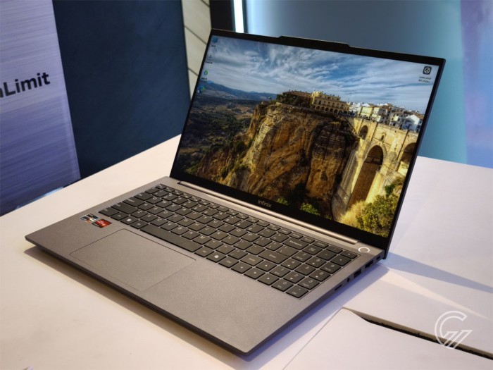 Infinix XBOOK B15 Display