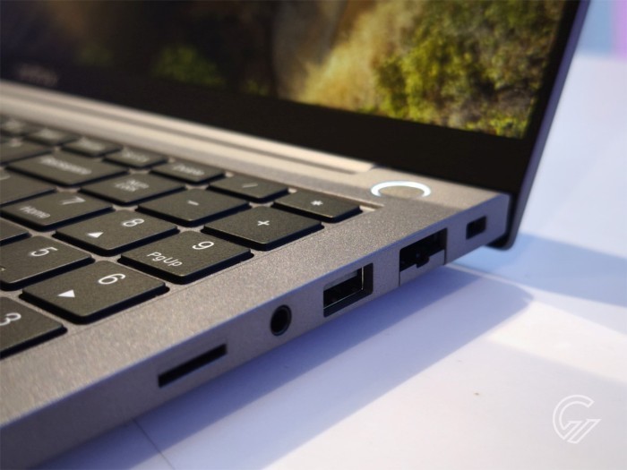 Infinix XBOOK B15 Port