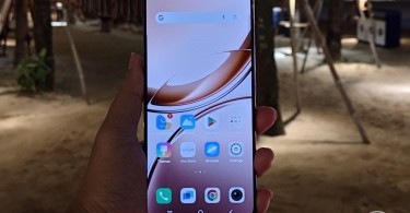 vivo-V50-Lite-5G-Layar