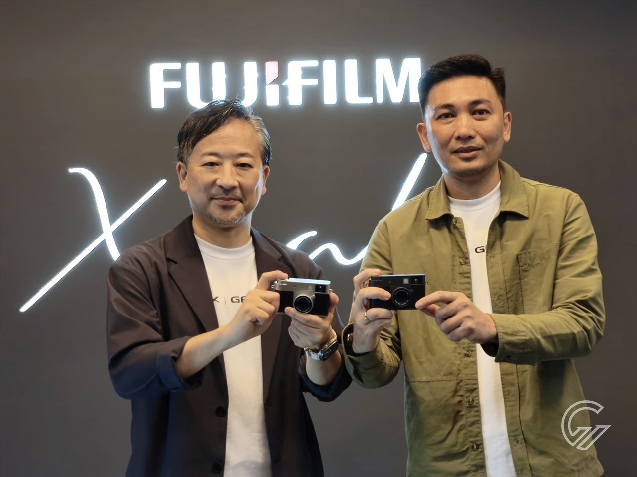 FUJIFILM X half Feature