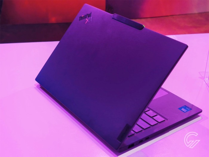 ThinkPad X1 Carbon Aura Edition Cover