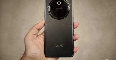 iQOO-Z10-Back-Center