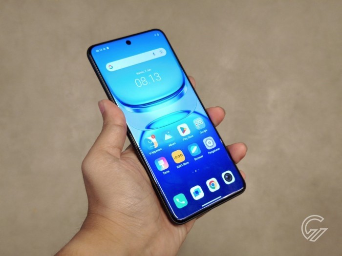 iQOO-Z10-Diagonal-Display