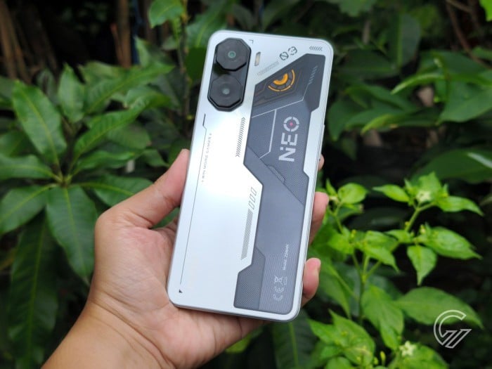 nubia Neo 3 5G - Back HandsOn Diagonal Left