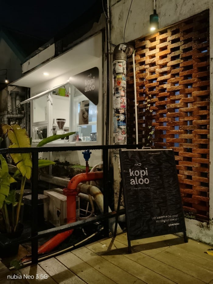 nubia-Neo-3-5G-Cafe-Night-Mode