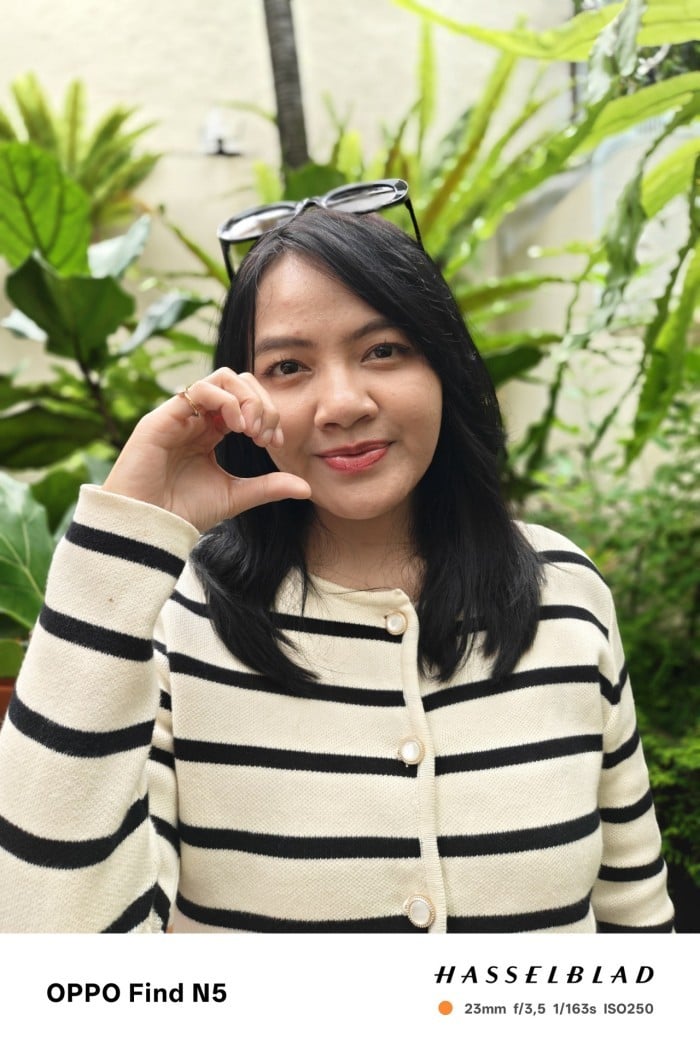 OPPO-Find-N5-Portrait-1xZoom
