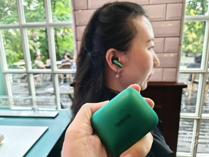 realme-Buds-Air7-Pro-Wear