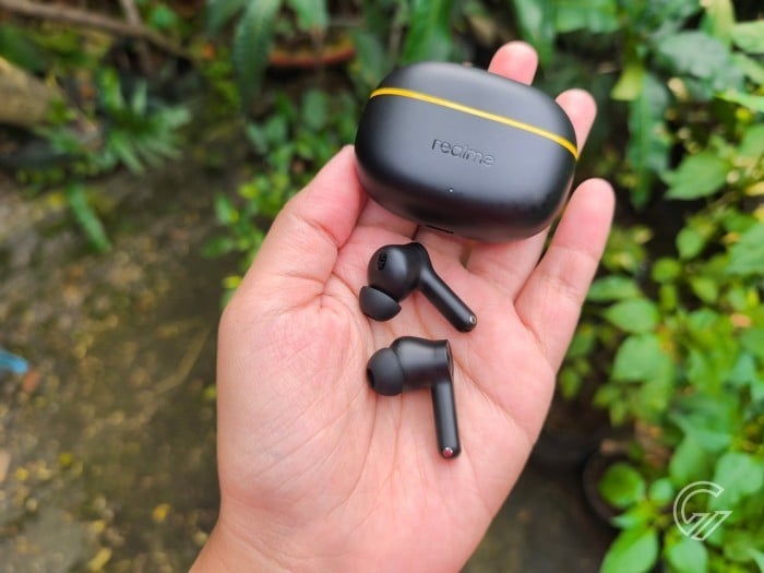 realme-Buds-T200-Lite-handson