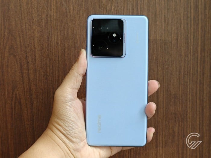 IQOO Neo 10 Vs realme GT 7 - 2