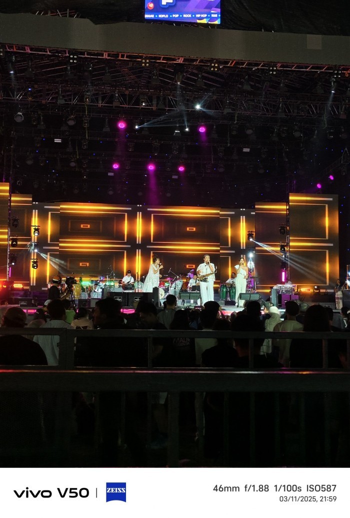 vivo-V50-5G-Konser-2xZoom