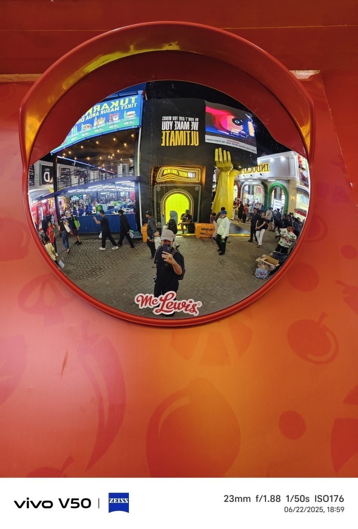 vivo-V50-5G-Mirror