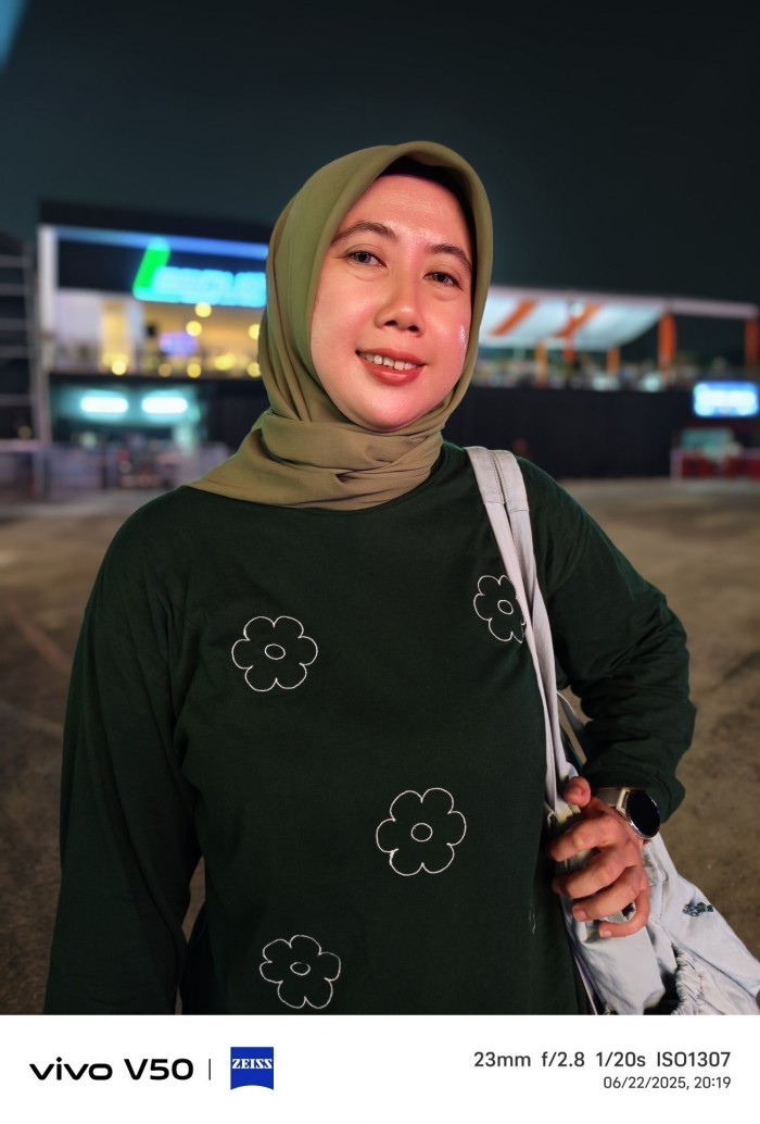 vivo-V50-5G-Portrait-25mm