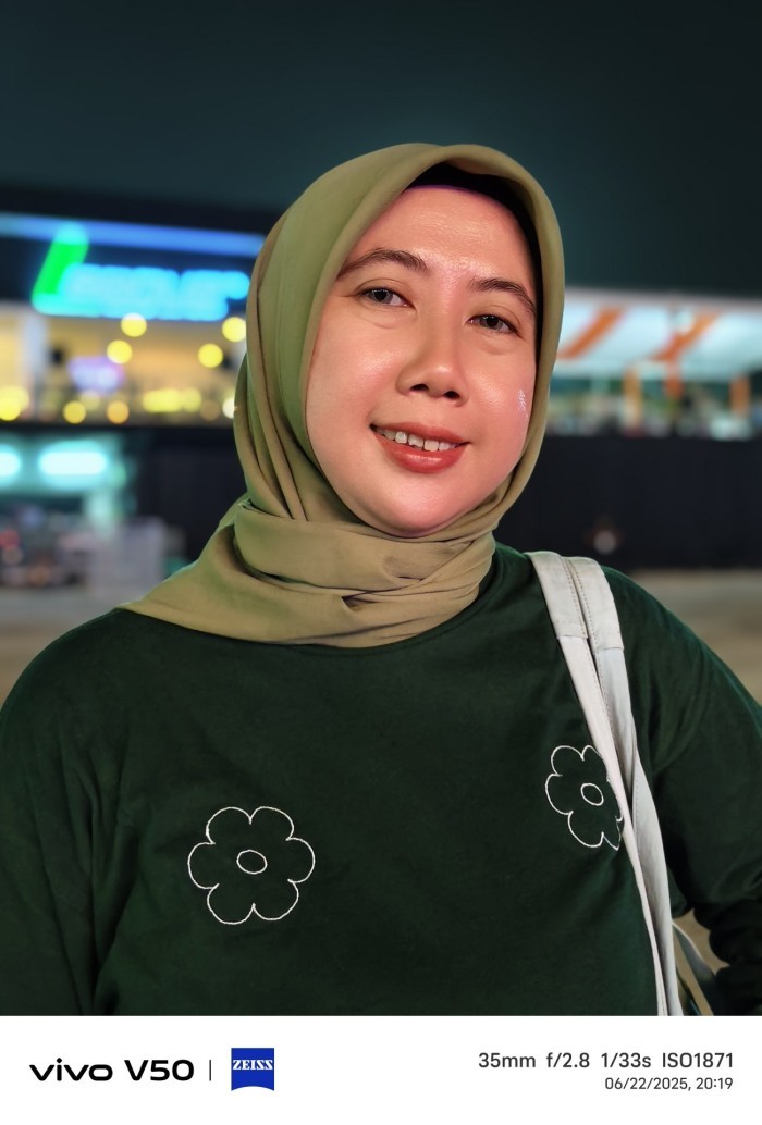 vivo-V50-5G-Portrait-35mm