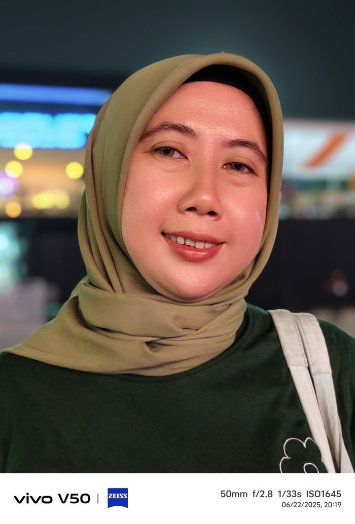 vivo-V50-5G-Portrait-50mm