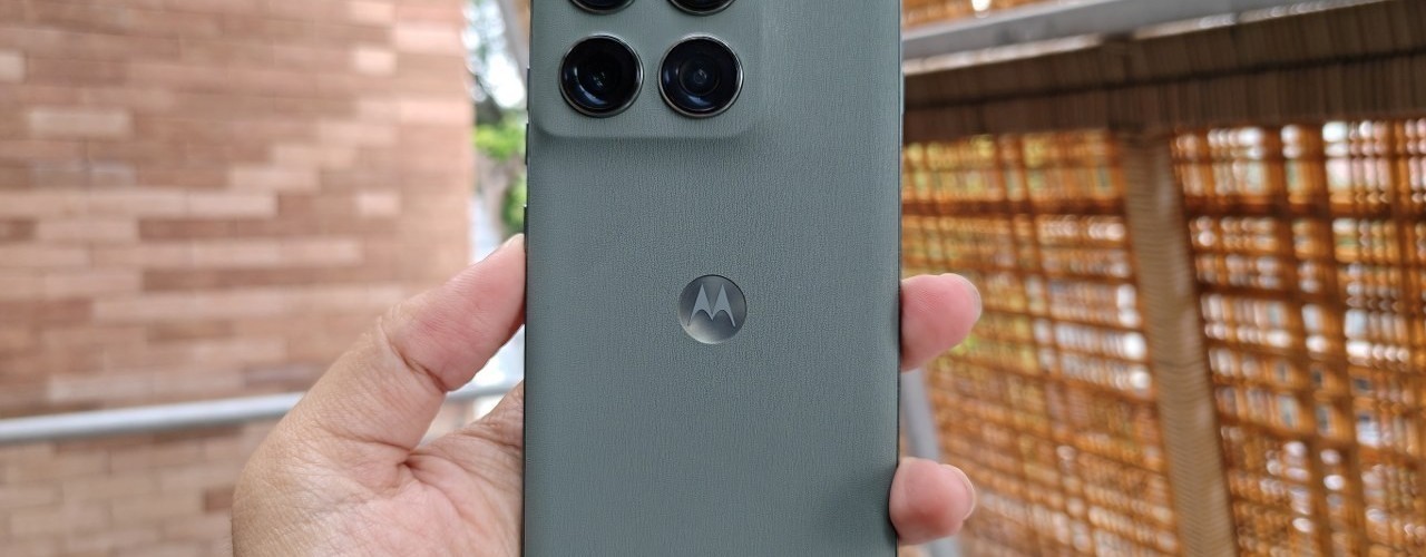 Motorola Edge 60 Pro-Back-All