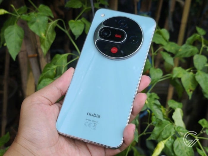 nubia-Focus-2-5G-HandsonDiagonaRigt