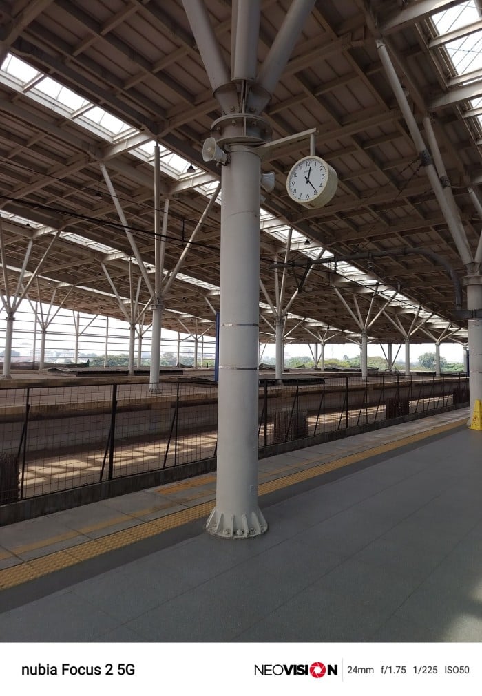 nubia-Focus-2-5G-JamStasiun-1xZoom