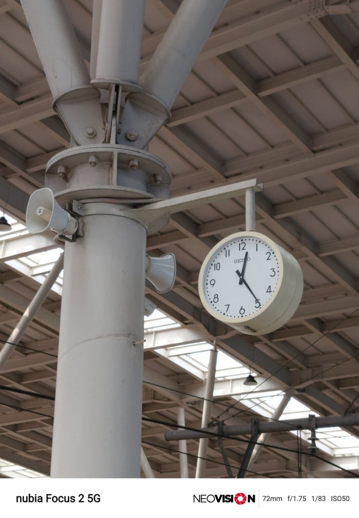 nubia-Focus-2-5G-JamStasiun-3xZoom