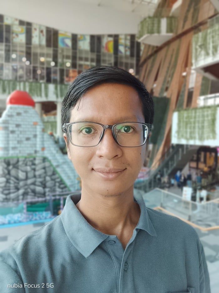 nubia-Focus-2-5G-Selfie-Portraait