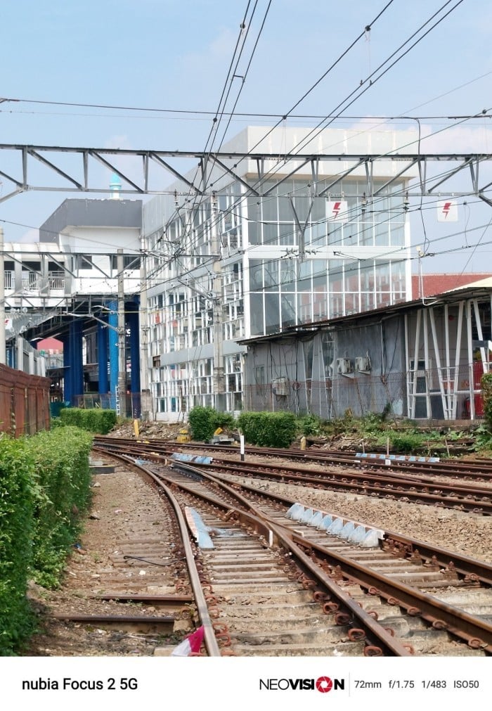 nubia-Focus-2-5G-Stasiun-3xZoom