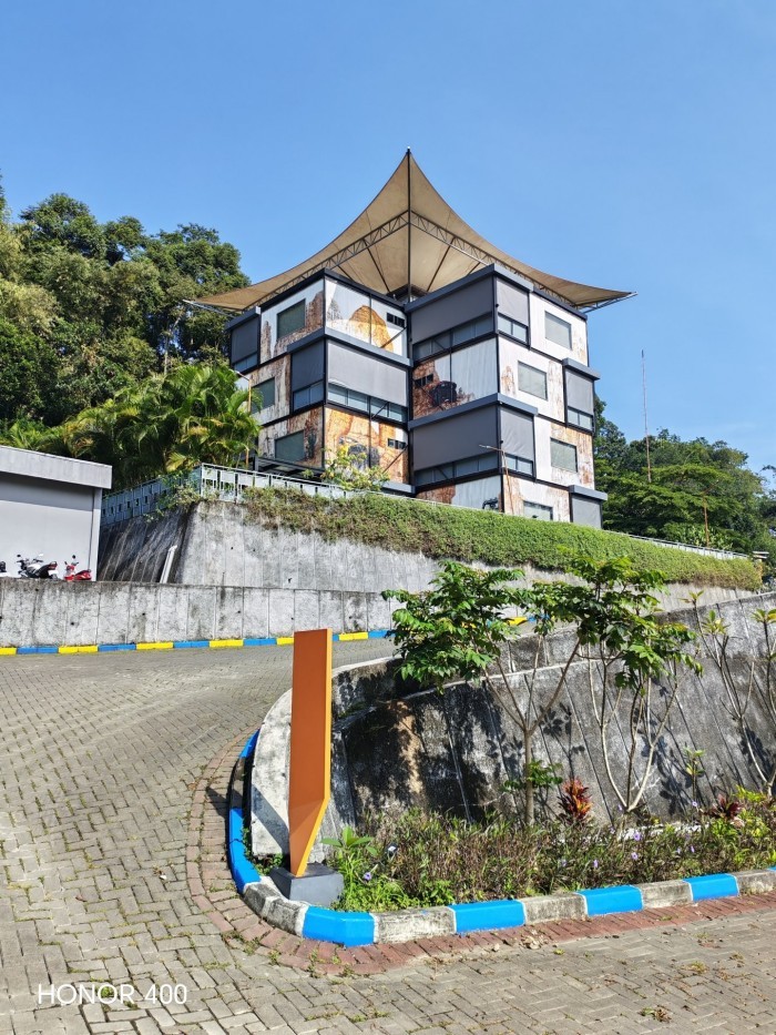 HONOR 400 - Gedung - Auto