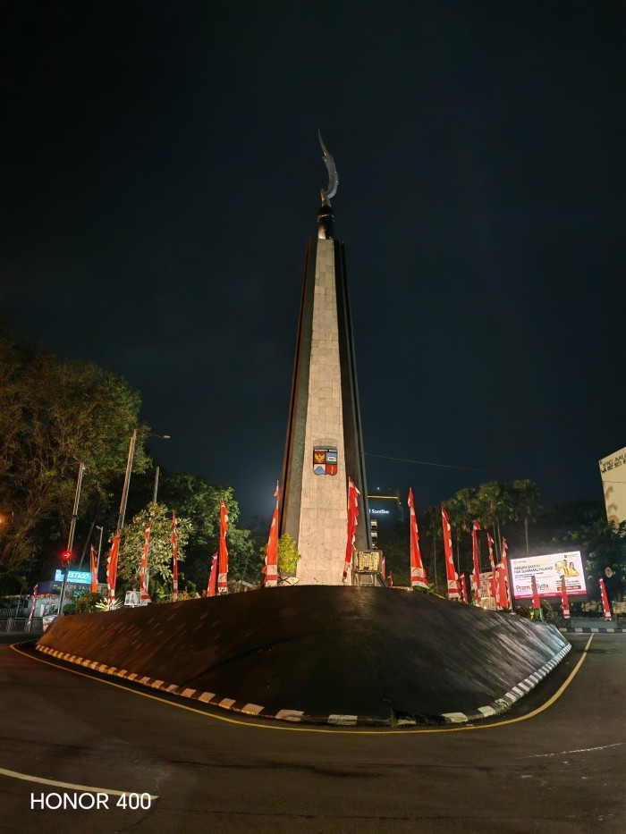 HONOR 400 - Tugu Kujang - NightMode