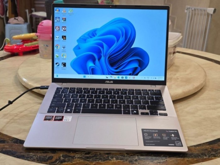 Laptop dengan Ryzen AI 6