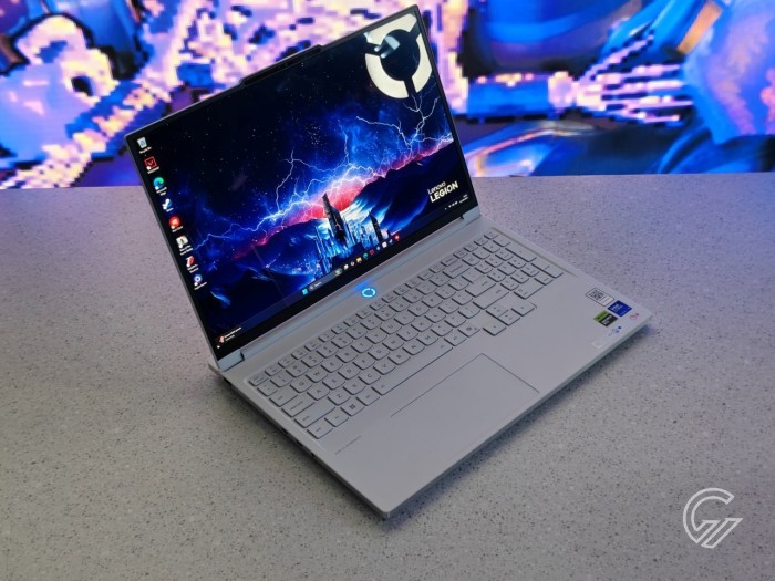 Lenovo-Legion-7i-Display-1