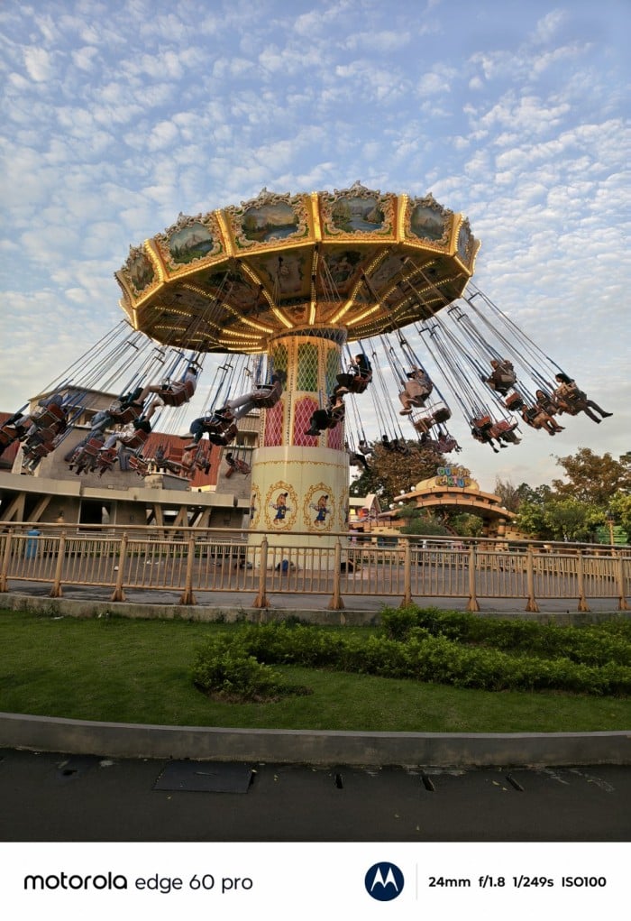 Motorola-Edge-60-Pro-Putar-Action-Shot