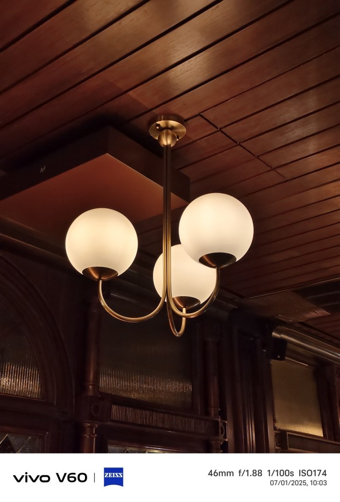 vivo-V60-Lamp