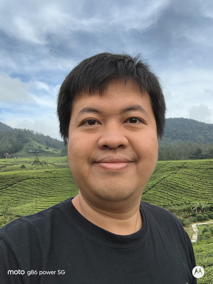 Moto-G86-Power-Selfie-Auto_1920x1440