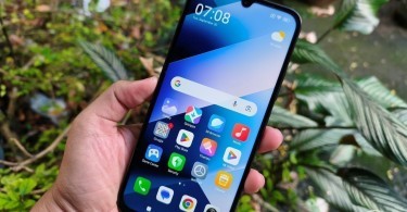 Redmi-15C-Display-DiagonalRight