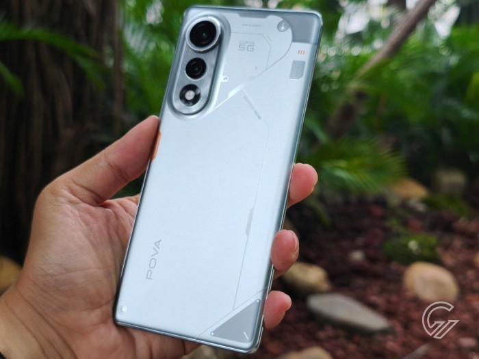 TECNO-POVA-Curve-5G-Handson-Diagonal-left