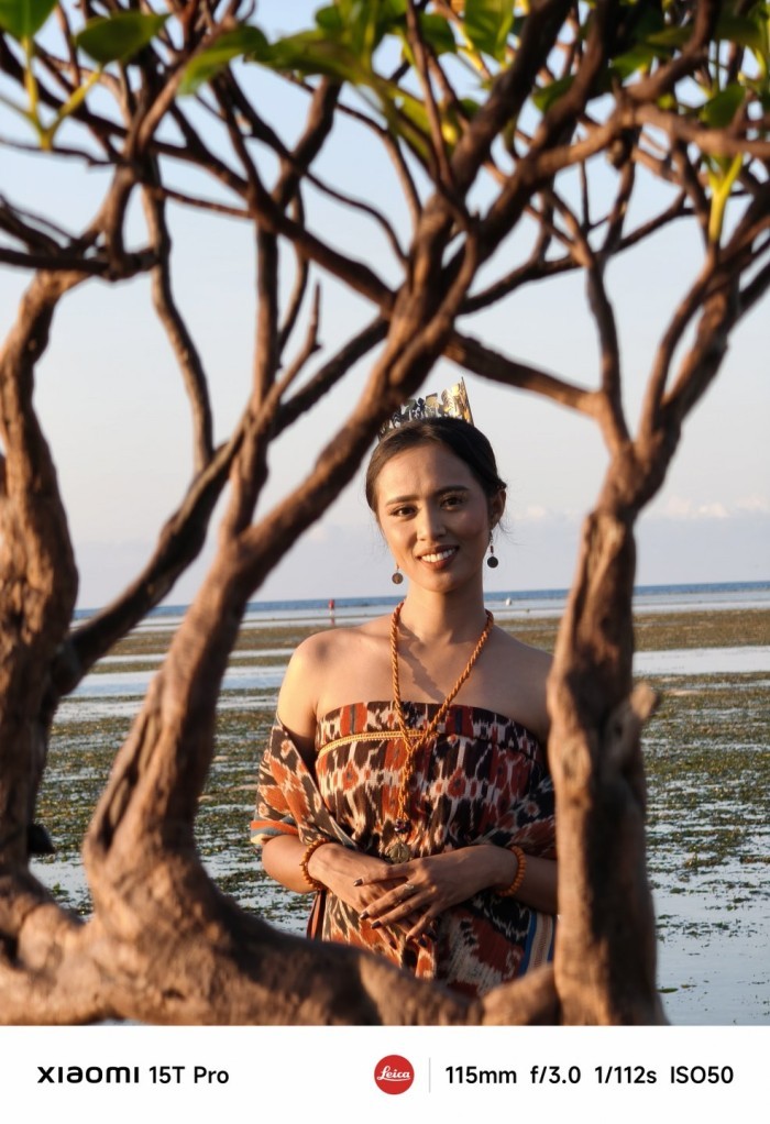 Xiaomi-15T-Pro-PantaiWalakiri-Model-Wanita