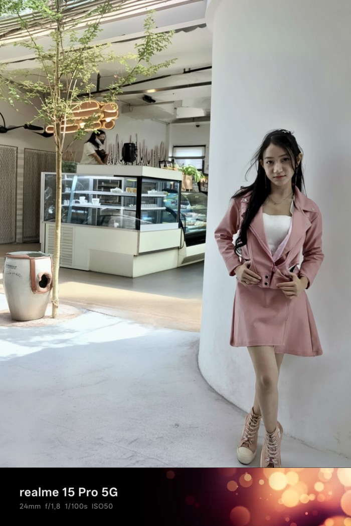 realme-15-Pro-5G-Model-AIGenie-Edit
