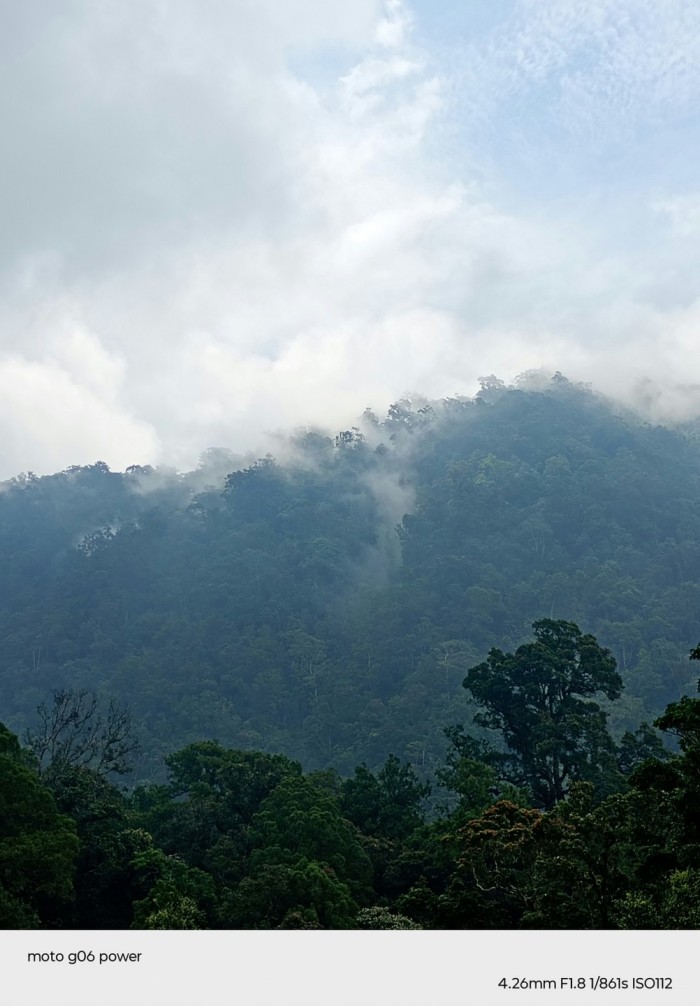 00-moto-g06-Power-Gunung-2