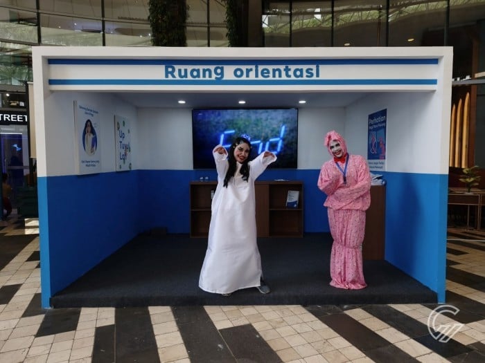 Nyasar ke Dimensi Facebook - Ruang Orientasi