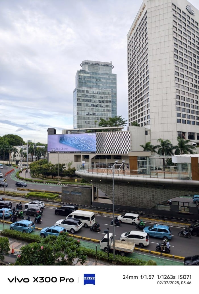 vivo-X300-Pro-ModelMba-1xZoom-24mm