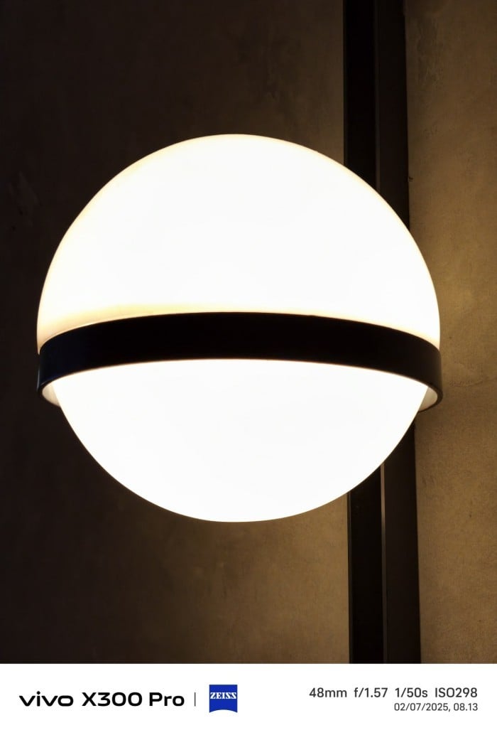 vivo-X300-Pro-NightMode-DindingLampu