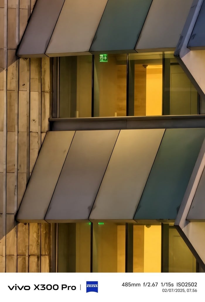 vivo-X300-Pro-NightMode-Kempinski-485mm