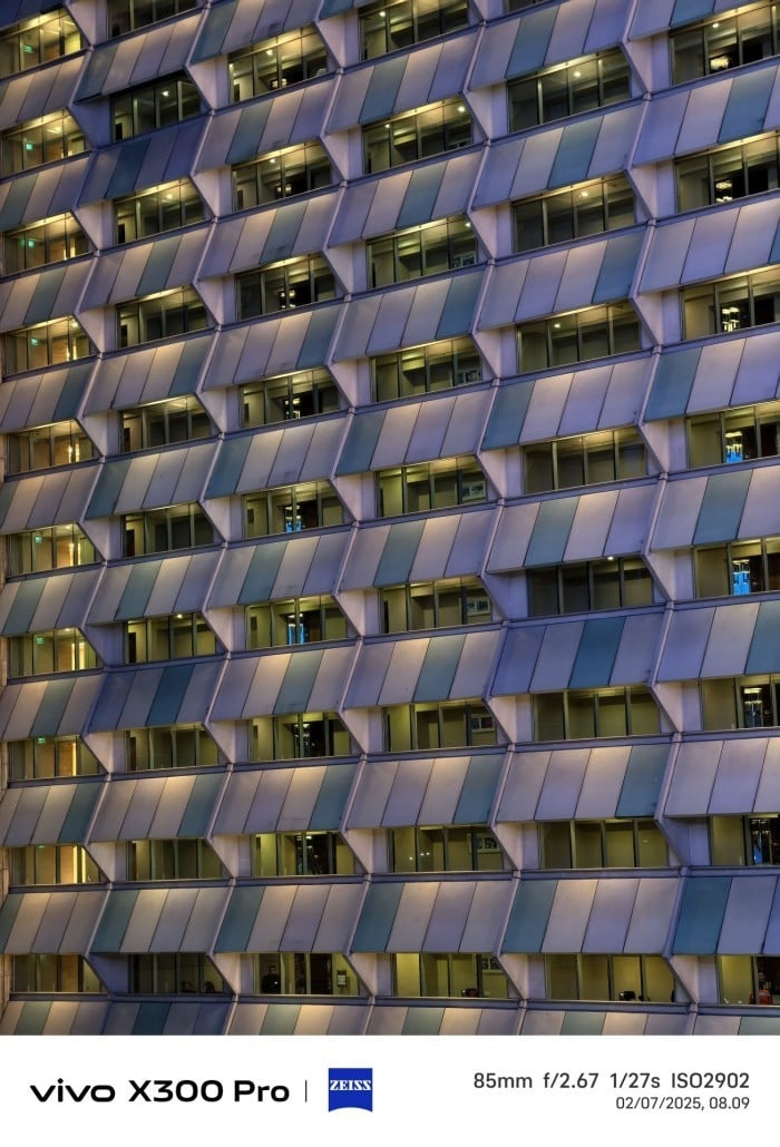 vivo-X300-Pro-NightMode-Kempinski-85mm