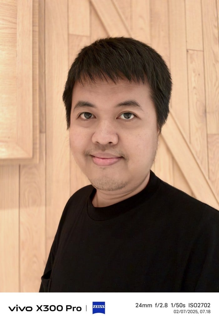 vivo-X300-Pro-Selfie-Portrait