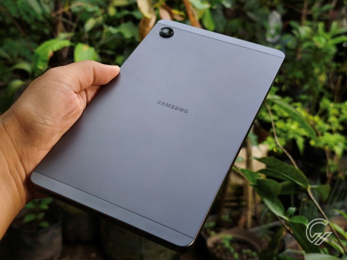 Samsung-Galaxy-Tab-A11-HandsonDiagonalLeft