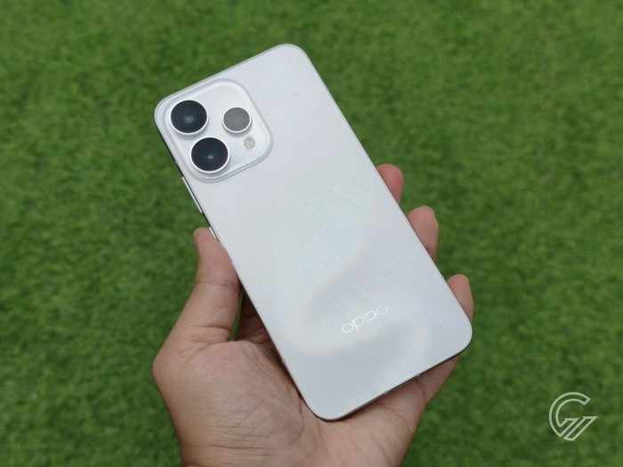 OPPO-Reno15-5G-BackAuroraDiagonal